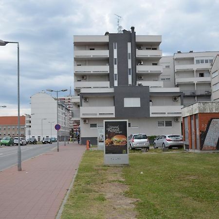 Apartment Viktor,Parking Осієк Номер фото