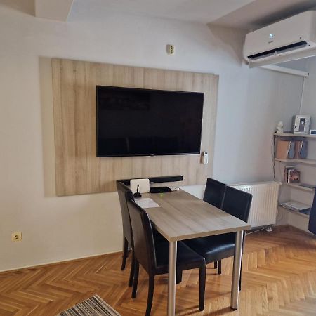 Apartment Viktor,Parking Осієк Екстер'єр фото