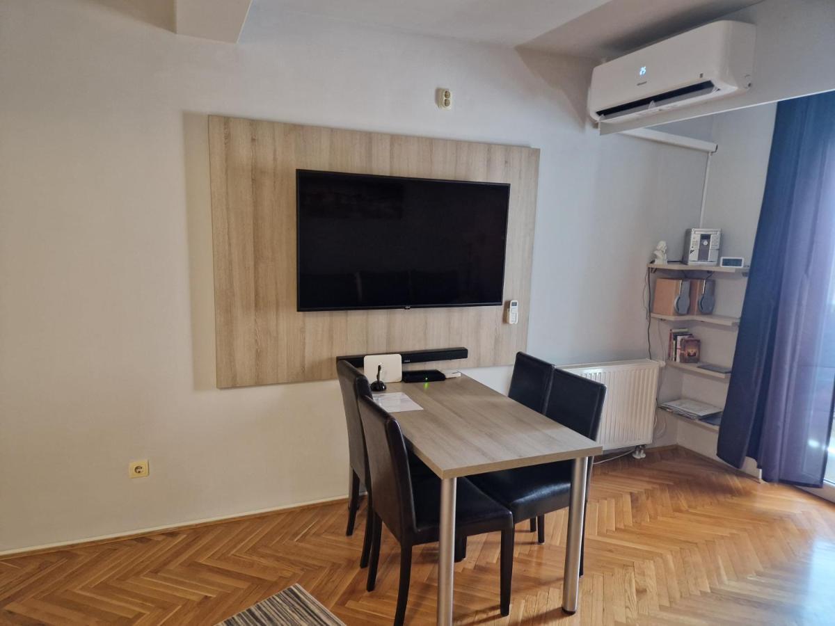 Apartment Viktor,Parking Осієк Екстер'єр фото