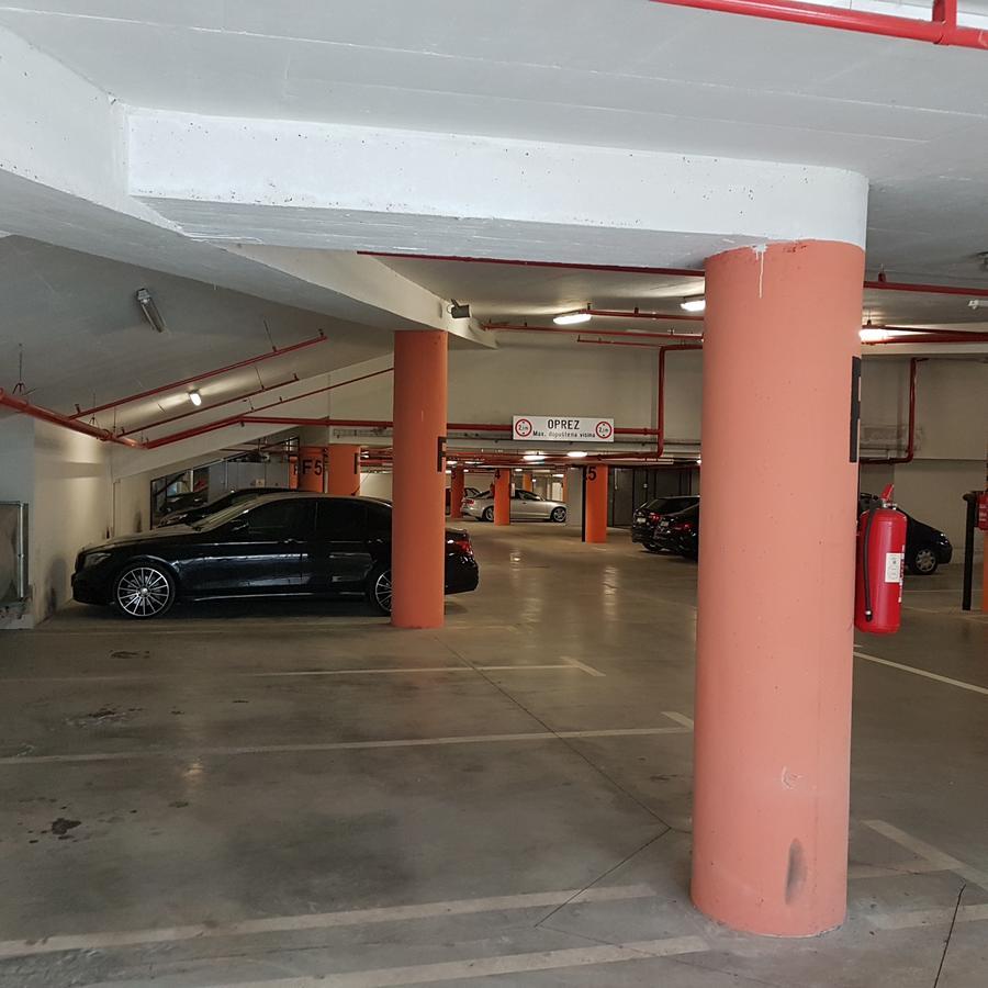 Apartment Viktor,Parking Осієк Екстер'єр фото