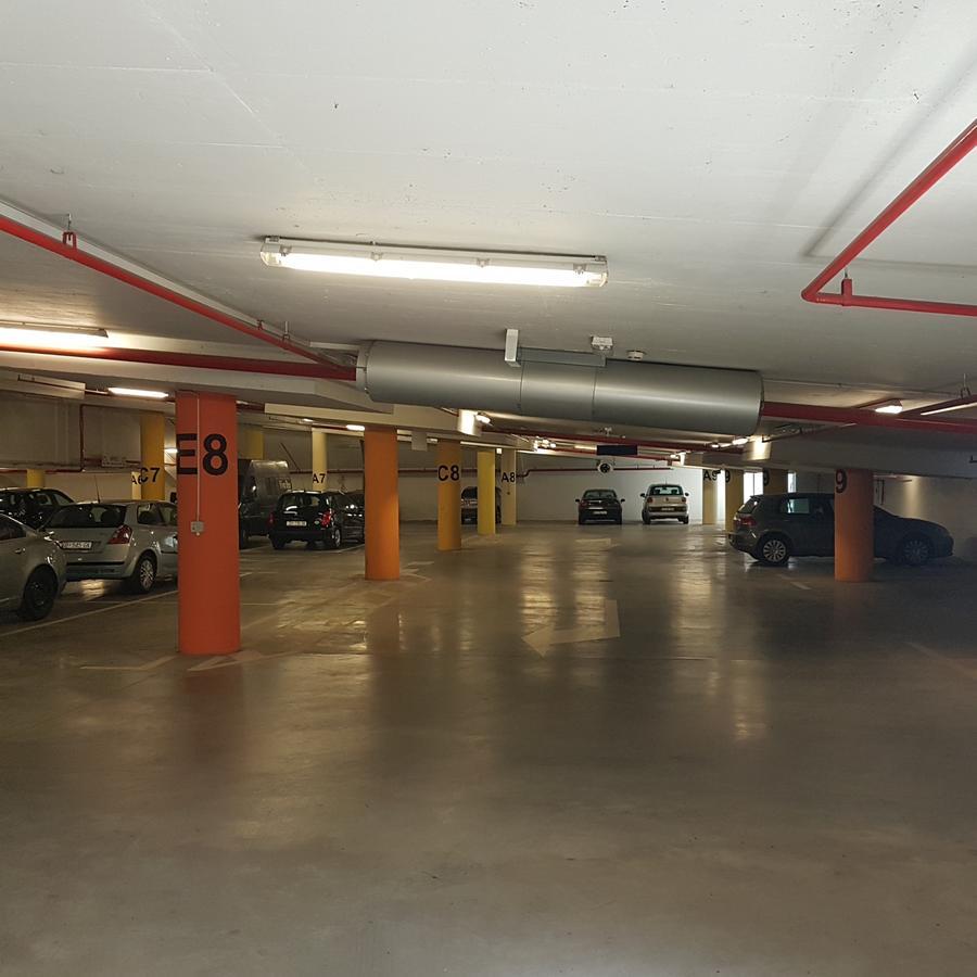 Apartment Viktor,Parking Осієк Екстер'єр фото